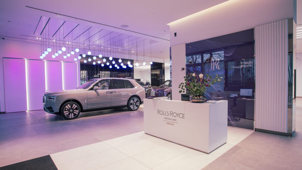 Rolls-Royce Motor Cars Dresden: VID Showroom Counter
